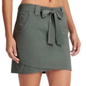 Athleta EUC Destination skort in sage green with built in shorts size XXS